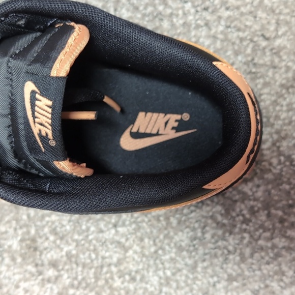 Nike Black and Brown Sneakers - Picture 6 of 9